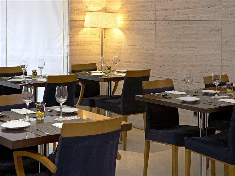Zenit Malaga Hotel Restaurant photo