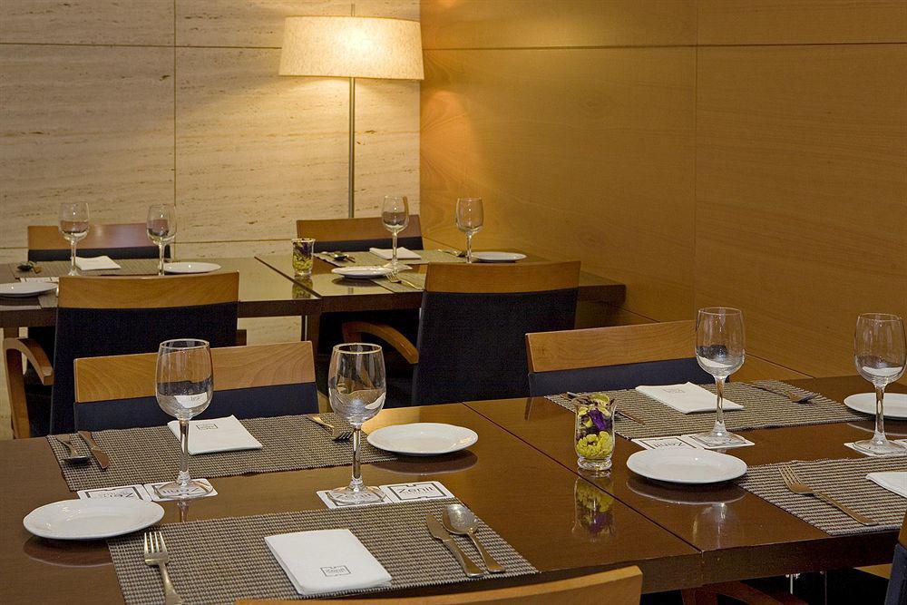 Zenit Malaga Hotel Restaurant photo